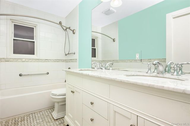 10 Sherman, Glen Cove, NY 11542