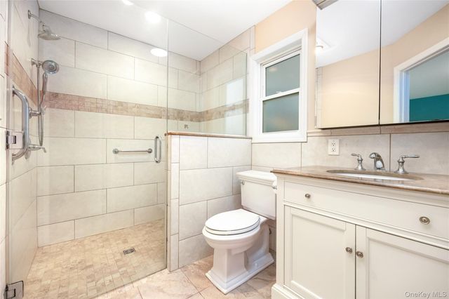 10 Sherman, Glen Cove, NY 11542