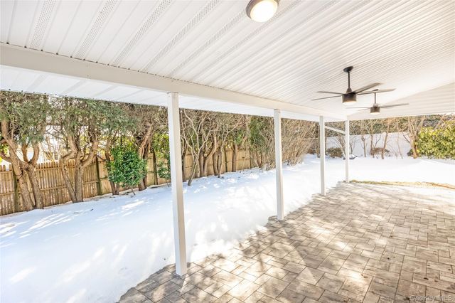 10 Sherman, Glen Cove, NY 11542