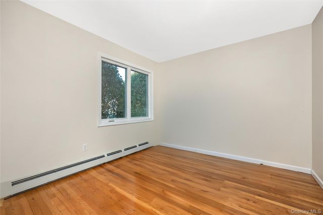 10 Sherman, Glen Cove, NY 11542