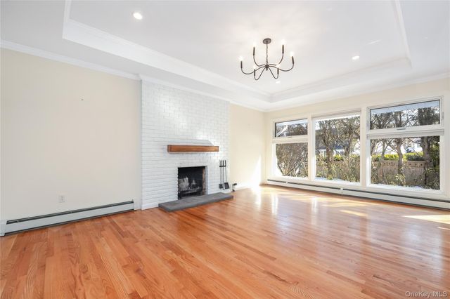 10 Sherman, Glen Cove, NY 11542