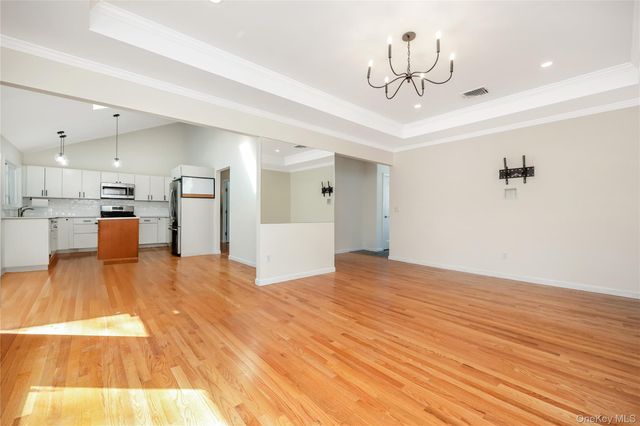 10 Sherman, Glen Cove, NY 11542