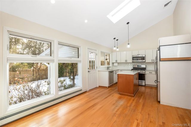 10 Sherman, Glen Cove, NY 11542