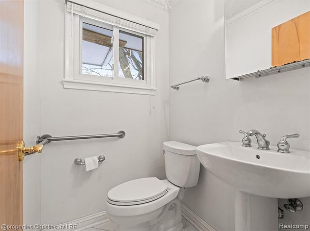 952 N Reading Road, Bloomfield Hills, MI 48304