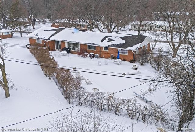 952 N Reading Road, Bloomfield Hills, MI 48304