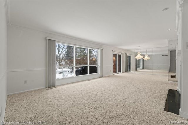 952 N Reading Road, Bloomfield Hills, MI 48304