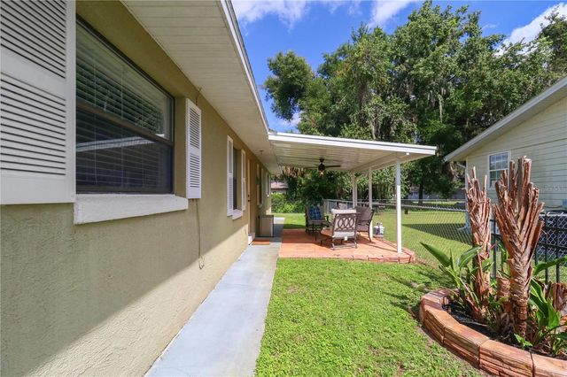 1381 CR 446A, Lake Panasoffkee, FL 33538