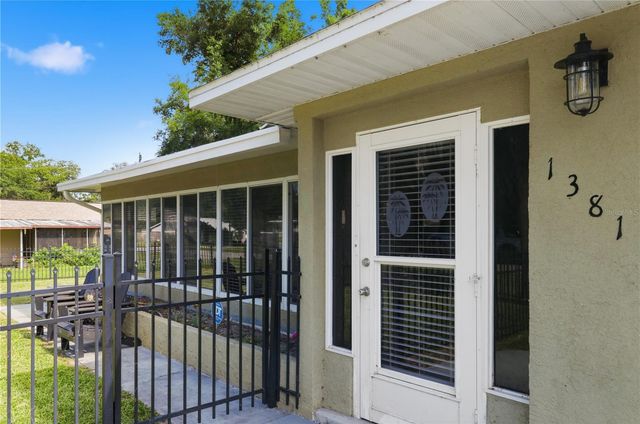 1381 CR 446A, Lake Panasoffkee, FL 33538