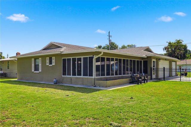1381 CR 446A, Lake Panasoffkee, FL 33538