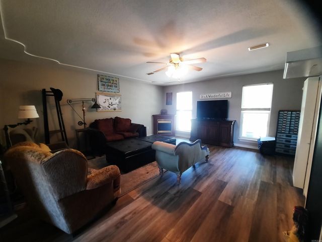 3201 McKinney Street, Mountain View, AR 72560