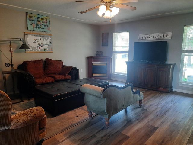 3201 McKinney Street, Mountain View, AR 72560