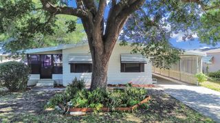 1688 FOXWAY DR, Lakeland, FL 33810