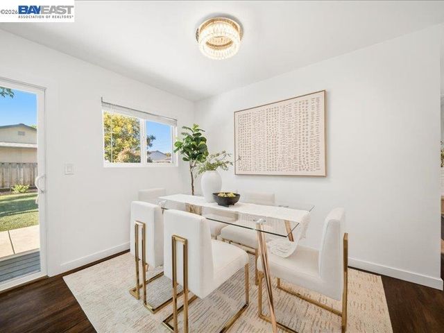 7527 Frederiksen Ln, Dublin, CA 94568