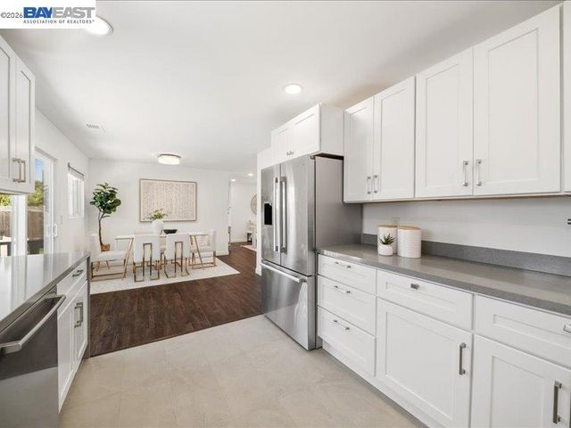7527 Frederiksen Ln, Dublin, CA 94568