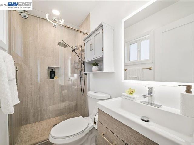 7527 Frederiksen Ln, Dublin, CA 94568
