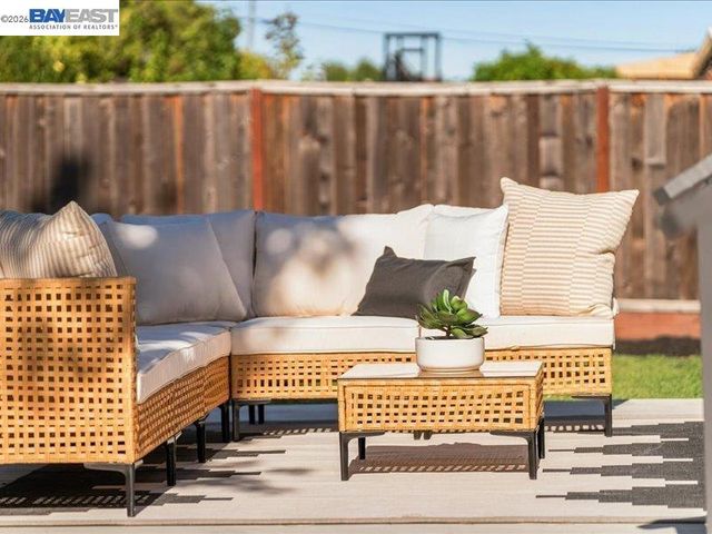 7527 Frederiksen Ln, Dublin, CA 94568