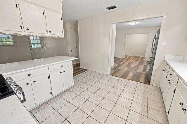 6000 Howells Ferry Road, Mobile, AL 36618