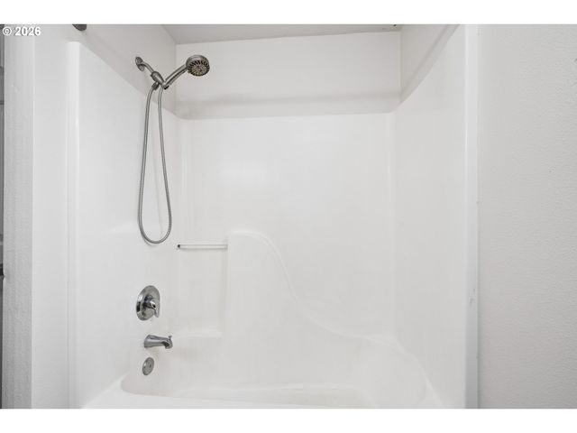 25234 TYRO Ave, Veneta, OR 97487