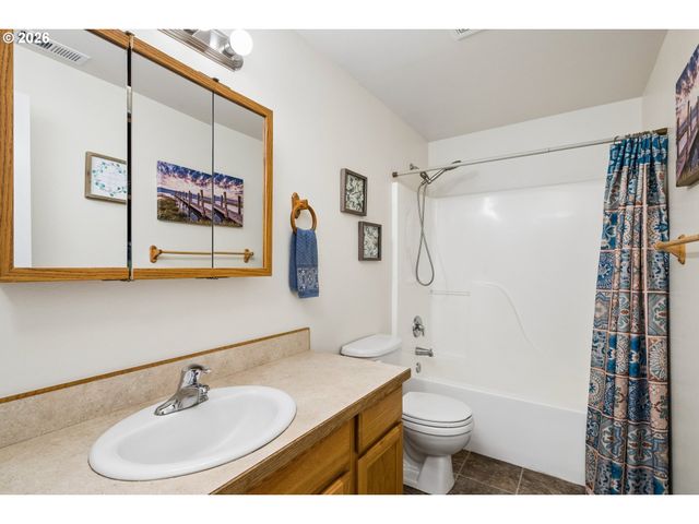 25234 TYRO Ave, Veneta, OR 97487