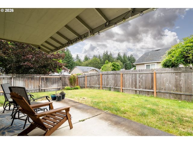 25234 TYRO Ave, Veneta, OR 97487