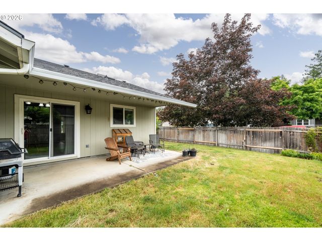 25234 TYRO Ave, Veneta, OR 97487