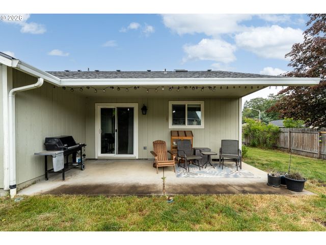 25234 TYRO Ave, Veneta, OR 97487