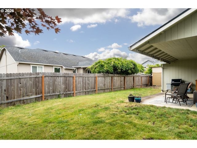 25234 TYRO Ave, Veneta, OR 97487