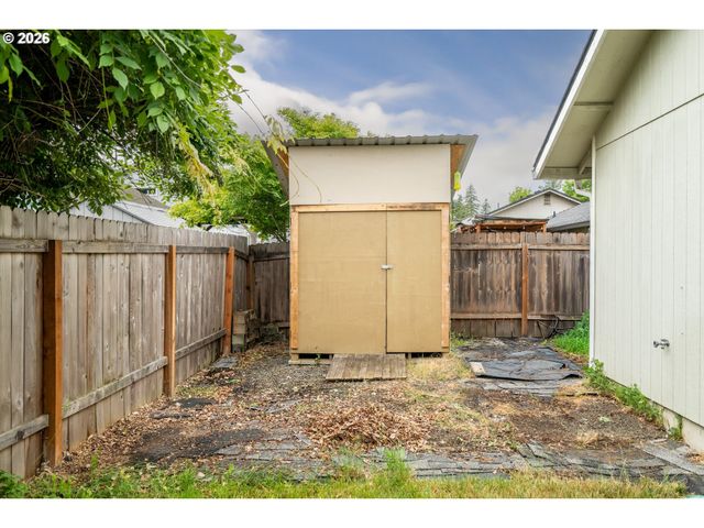 25234 TYRO Ave, Veneta, OR 97487