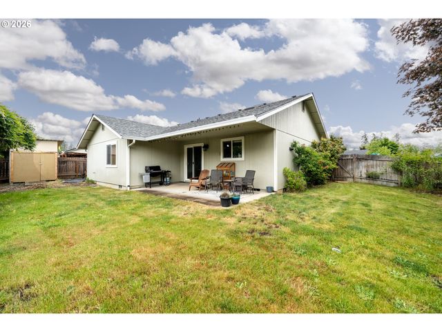 25234 TYRO Ave, Veneta, OR 97487