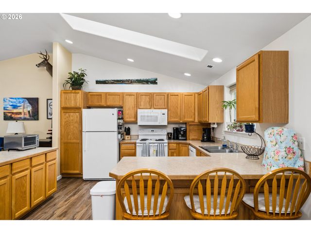 25234 TYRO Ave, Veneta, OR 97487
