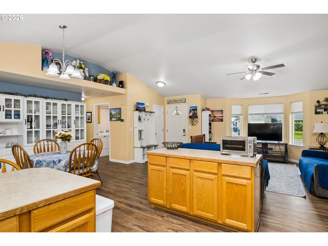 25234 TYRO Ave, Veneta, OR 97487