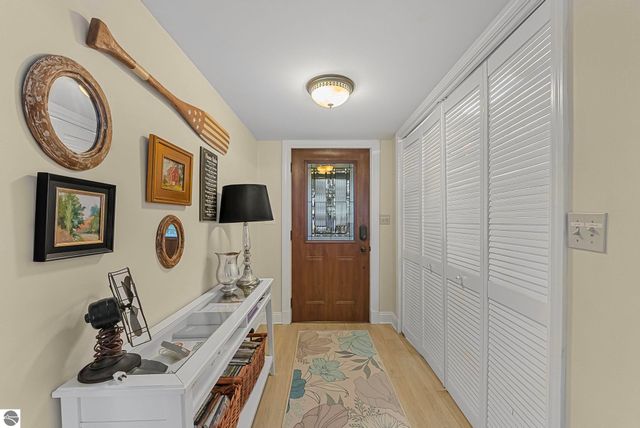 207 Birchwood Avenue, Traverse City, MI 49685