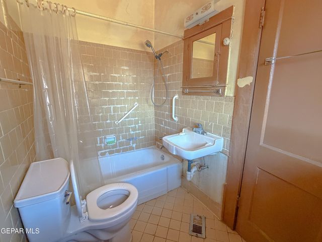 3900 TROWBRIDGE Drive, El Paso, TX 79903