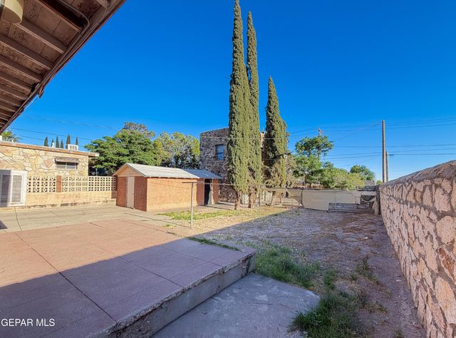 3900 TROWBRIDGE Drive, El Paso, TX 79903