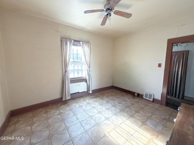 3900 TROWBRIDGE Drive, El Paso, TX 79903