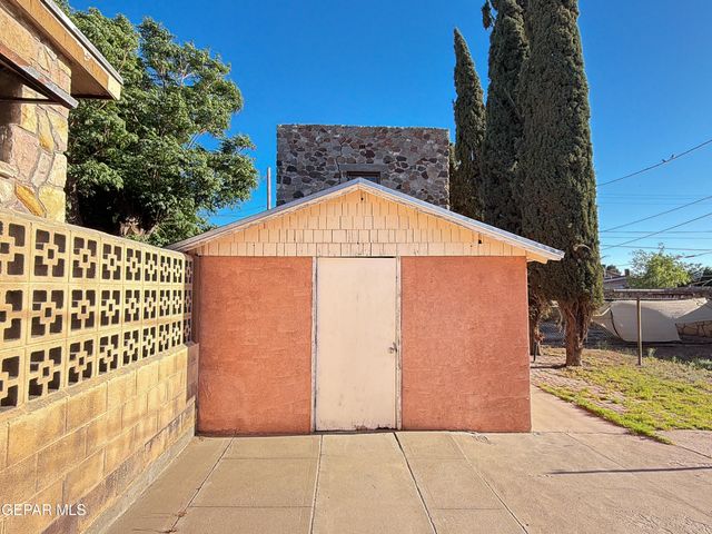 3900 TROWBRIDGE Drive, El Paso, TX 79903