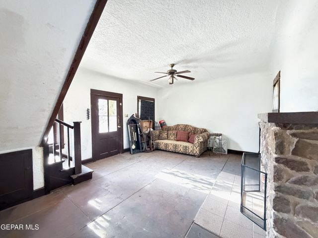 3900 TROWBRIDGE Drive, El Paso, TX 79903