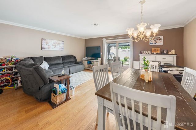 21 Knoll Court, Old Bridge, NJ 07747
