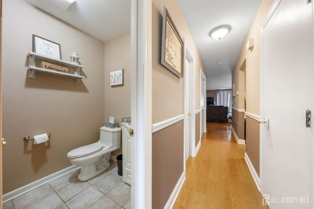 21 Knoll Court, Old Bridge, NJ 07747