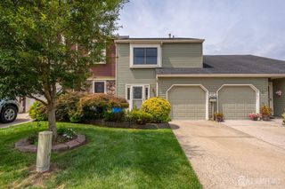 21 Knoll Court, Old Bridge, NJ 07747