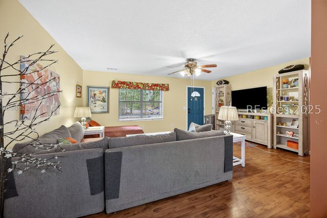 32 Parker Dr, Beaufort, SC 29906