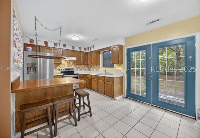 32 Parker Dr, Beaufort, SC 29906