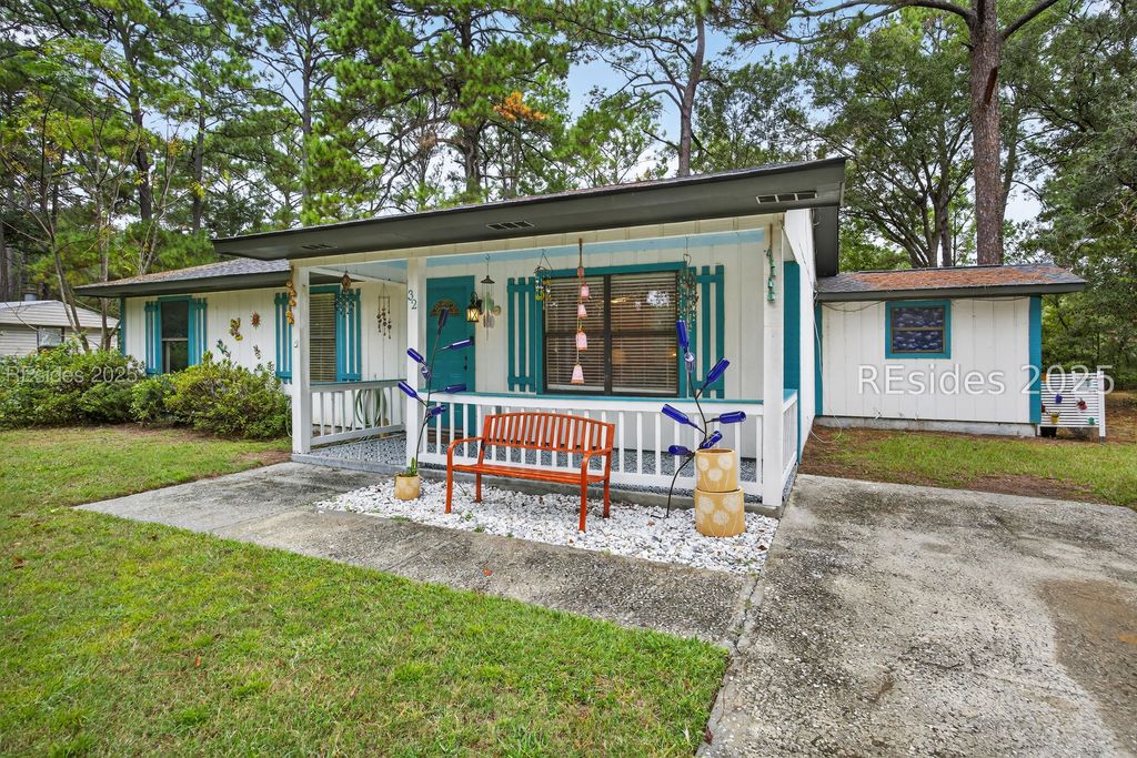 32 Parker Dr, Beaufort, SC 29906