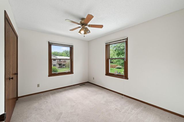 3016 Lakewood Drive N, Maplewood, MN 55109