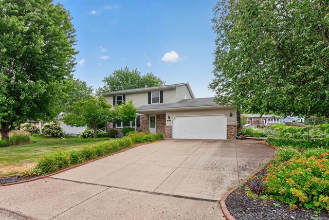 3016 Lakewood Drive N, Maplewood, MN 55109