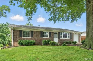 909 Salem Way, Ellisville, MO 63021