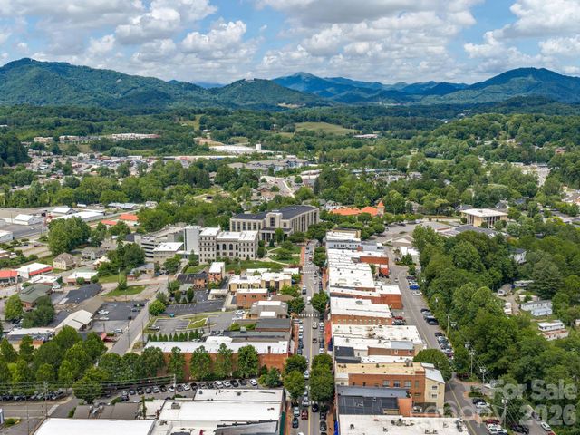 101 N Main Street, Waynesville, NC 28786