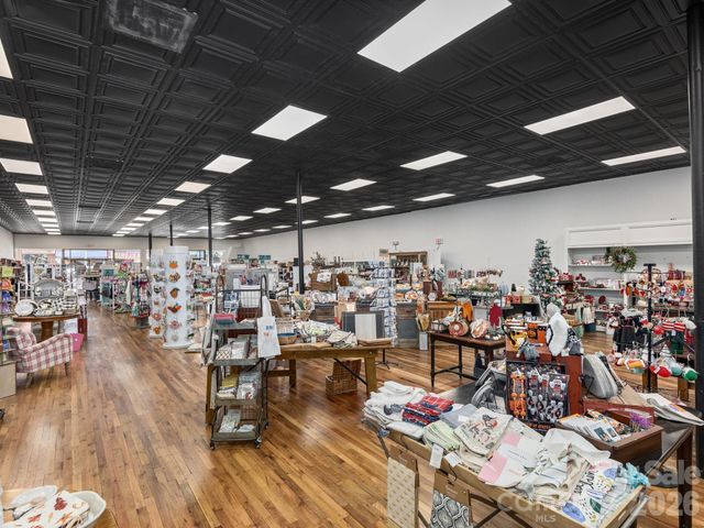 101 N Main Street, Waynesville, NC 28786