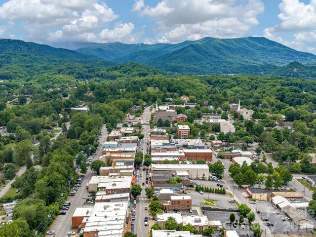 101 N Main Street, Waynesville, NC 28786