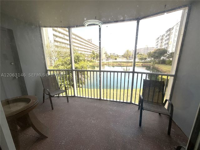 1770 NE 191st St 204-1, Miami, FL 33179